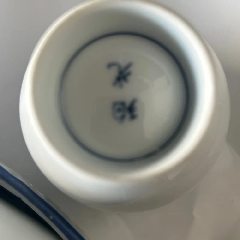 Blue and White Fish-Shaped Serving Set - Picture 8 of 9